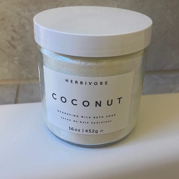 🆕 HERBIVORE Coconut Hydrating Milk Bath Soak - Picture 1 of 3